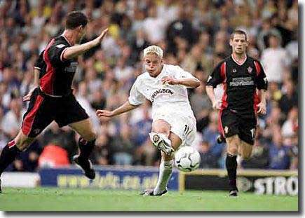 Alan Smith fires home against Southampton