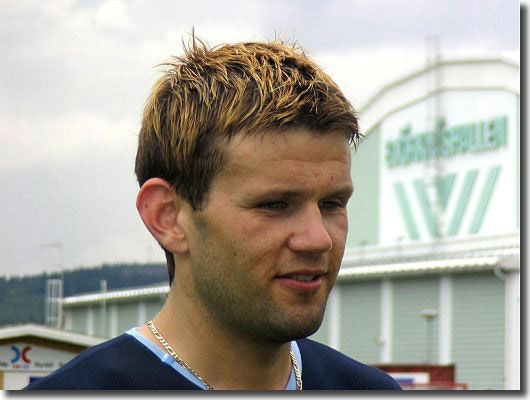 Eirik Bakke in pre-season training - shortly afterwards he sustained an injury that put on hold any potential departure from United