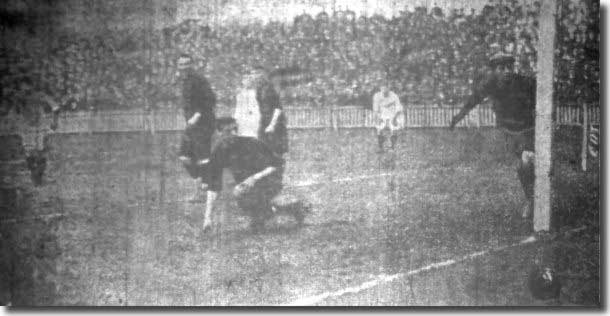 The Wolves keeper saves from Gemmell but Leeds City still beat the Cup finalists 3-1 on 18 April