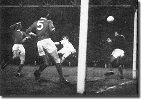 Billy Bremner heads the winner in the 1965 FA Cup semi final