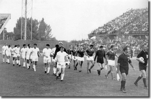 Billy Bremner leads out his side alongside Dinamo Zagreb - Charlton, Belfitt, Bates, Cooper, Lorimer, O'Grady, Hunter, Gray, Reaney, Sprake