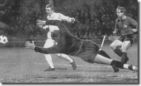 Mick Jones puts Leeds 2-0 ahead in Hanover at the beginning of February