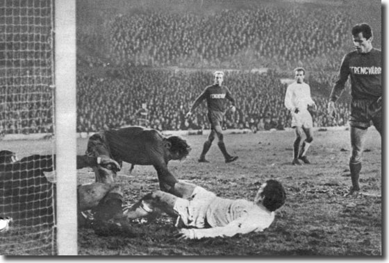 Johnny Giles in goalmouth action against Ferencvaros at Elland Road on 12 November