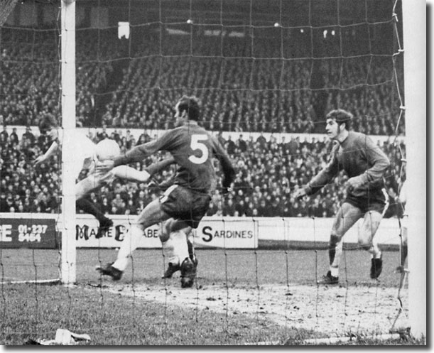 Allan Clarke volleys home from an acute angle to give United the lead at Stamford Bridge