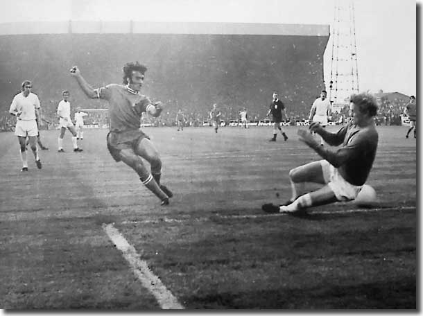 Pietro Anastasi slots Juve's equaliser past Gary Sprake - the Italian had an excellent game at Elland Road