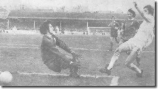 Allan Clarke snatches the second to settle matters