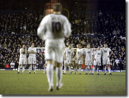 The Leeds team look dejected after Rob Hulse misses his penalty