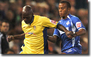 Andrews in action for United in his only League appearance at Oldham on 2 October 2007