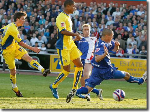 Jonny Howson gives United the lead after ten minutes at Brunton Park