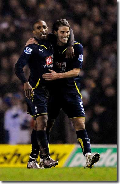 David Bentley congratulates Jermain Defoe on his fortunate opening goal at Elland Road