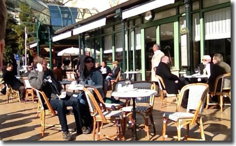 Neil Warnock in discussion with Shaun Harvey and Ken Bates in Monte Carlo