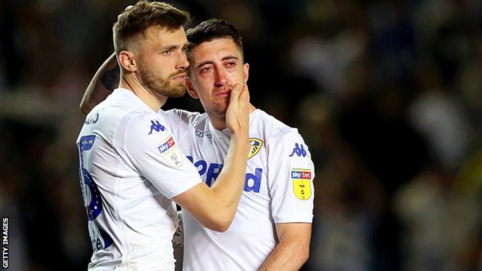 Stuart Dallas comforts a distraught Pablo Hernandez following Play-Off defeat to Derby 15 May 2019