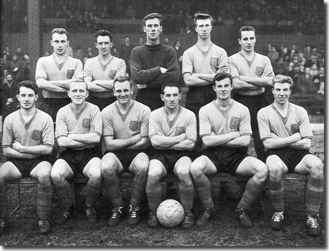 Most of the Leeds team from 1958-59 were still around - Back: Ashall, Gibson, Wood, Charlton, Hair Front: Humphries, Crowe, Revie, Cush, Shackleton, Overfield