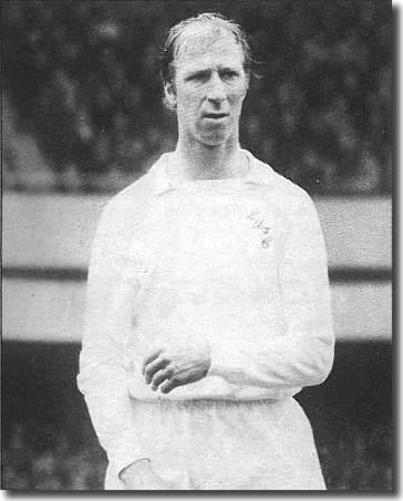 Veteran centre-half Jack Charlton had a difficult game against Liverpool in the League Cup at Elland Road on 22 November - he played only one more first team game prior to April