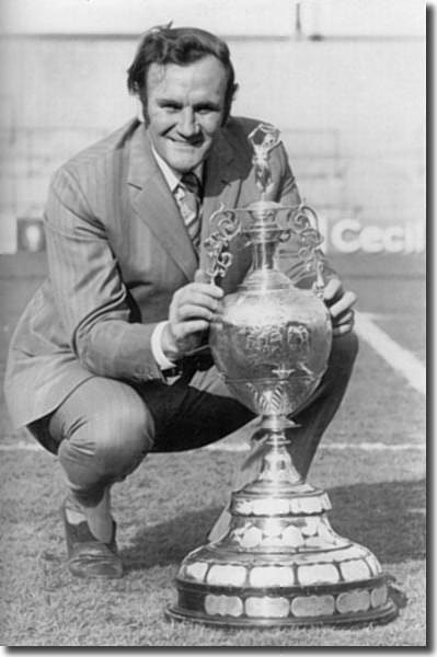 Don Revie with the League title trophy he coveted so much in 1974