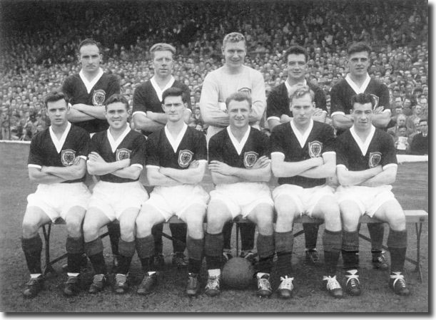 Bobby Collins with the rest of the Scotland team that drew 1-1 with Northern Ireland in Belfast, October 1957 - Back: McColl, Evans, Younger, Parker, Caldow - Front: Leggat, Collins, Mudie, Docherty, Baird, Ring