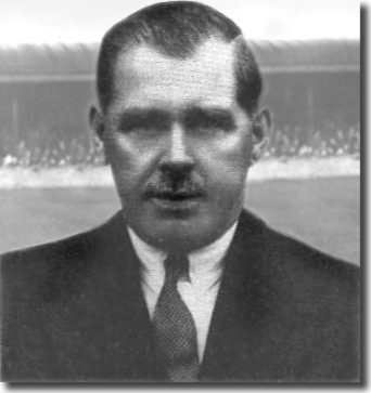 Dick Ray, a former captain of Leeds City, returned to Elland Road in 1927 to take over as manager