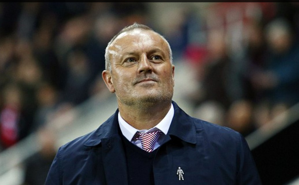 Neil Redfearn returns to haunt Massimo Cellino - 21 November 2015 Barnsley boss Neil Redfearn exacts revenge 