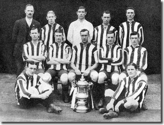 The Sheffield United side that beat Chelsea to win the FA Cup in the Khaki Cup final in 1915 - goalkeeper Harry Gough is in the middle of the back row