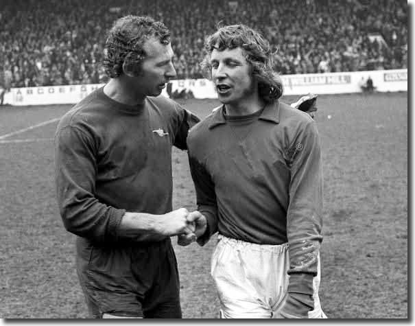 Bob Wilson congratulates Sunderland keeper Jim Montgomery following the Wearsiders' Cup semi-final defeat of Arsenal